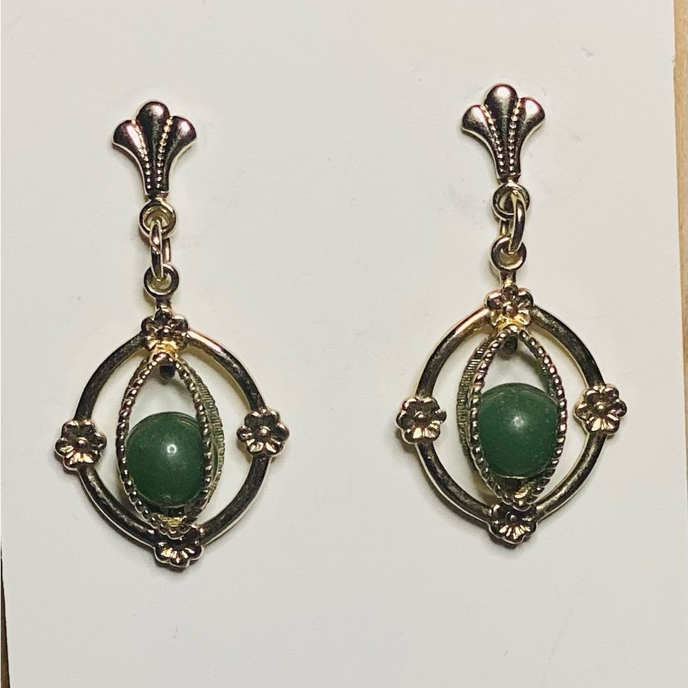 Vintage AMCO 14KT Gold Overlay Green Nephrite In Cage Dangle Screw Back Earrings